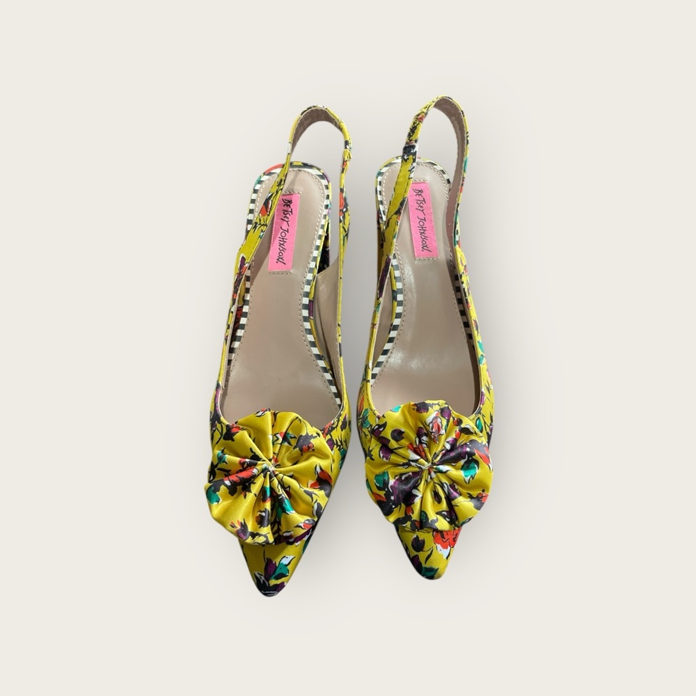 Betsy Johnson Nettie Yellow Floral Satin Bow Slingback Heels Women’s 8.5 - Picture 2 of 5